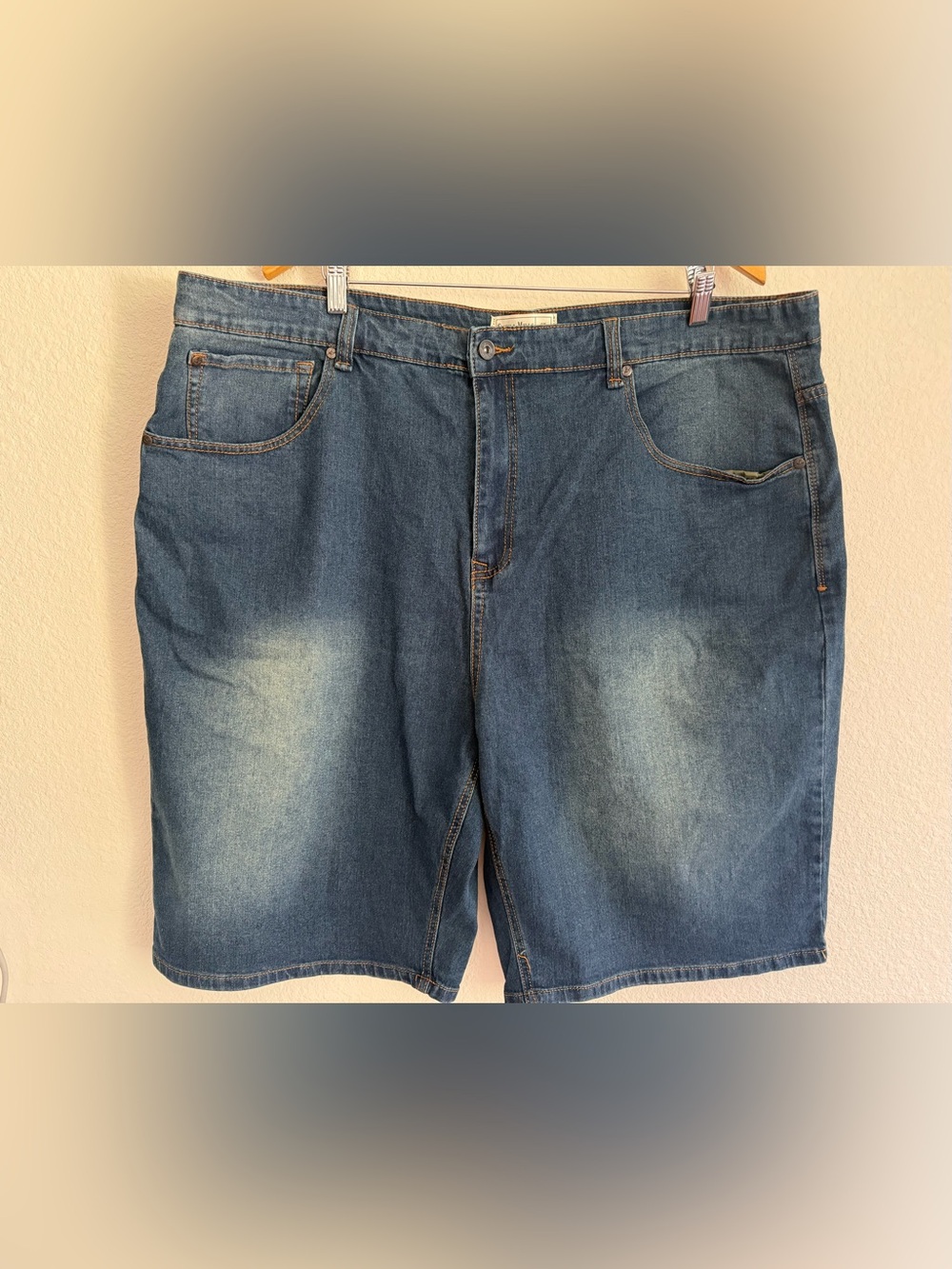 Men's Denim Shorts in Blue - Classic Casual size 44